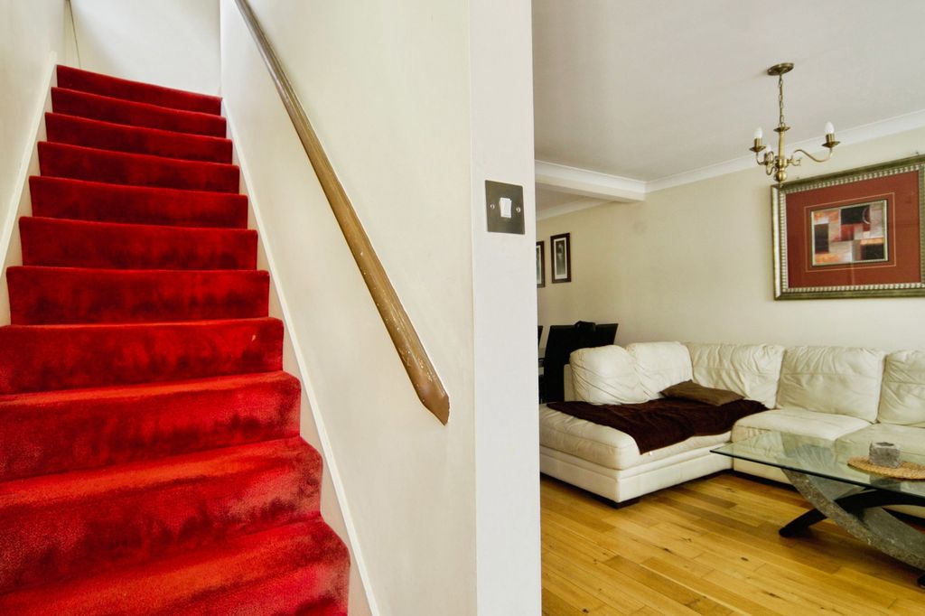 Property photo 2 of 29 Pbox-Img.Jpg