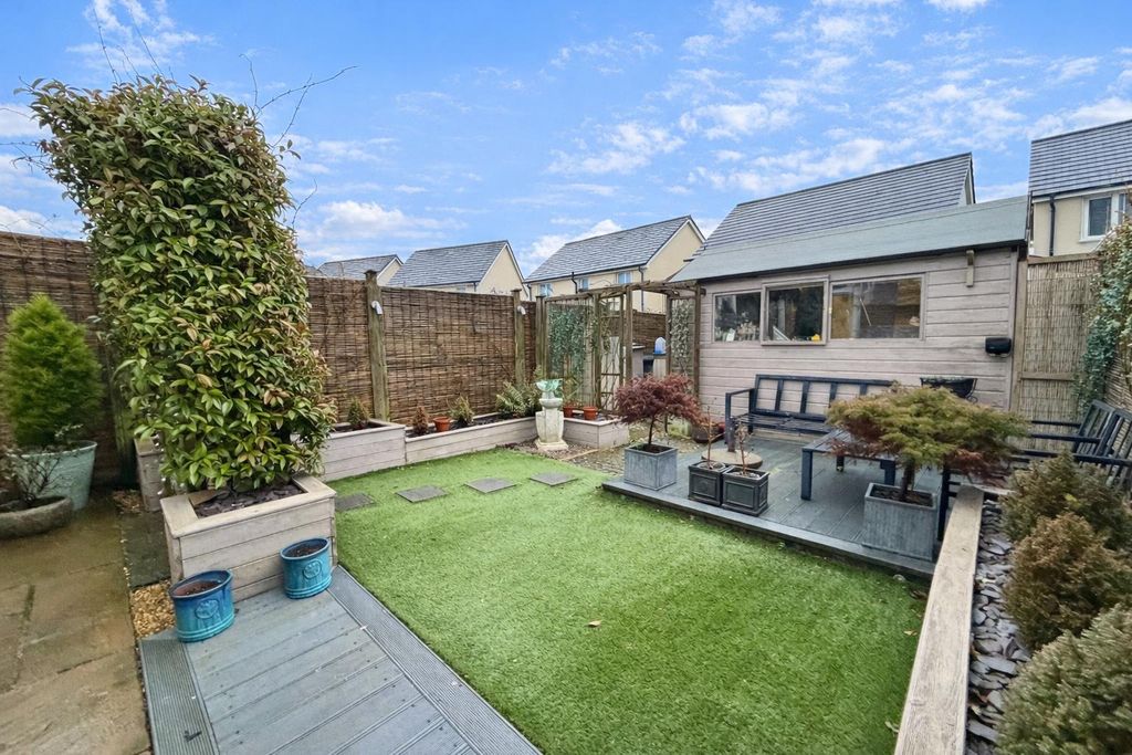 Property photo 2 of 21 Garden