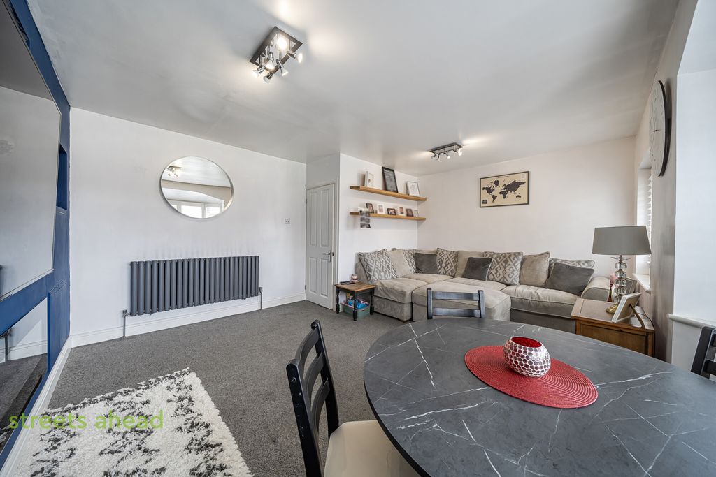 Property photo 3 of 15 02188F07-4Dae-44B...