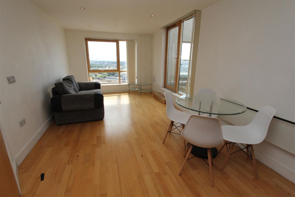 Property photo 1 of 11 Living Room.Jpg