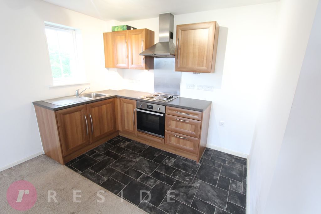 Property photo 3 of 10 Kitchen