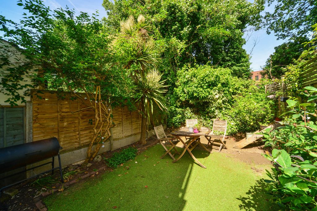 Property photo 3 of 8 Photograph