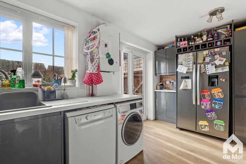 Property photo 3 of 11 Photo 9