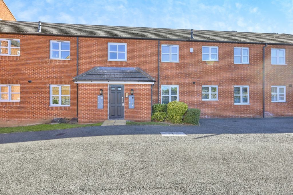 Property photo 2 of 18