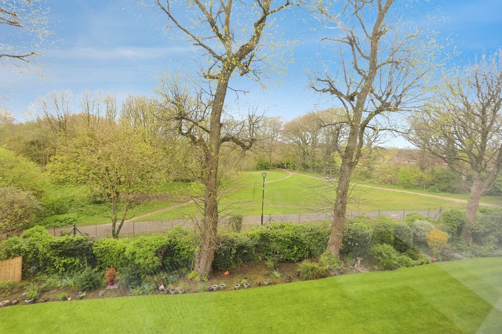 Property photo 2 of 18 Picture No. 08