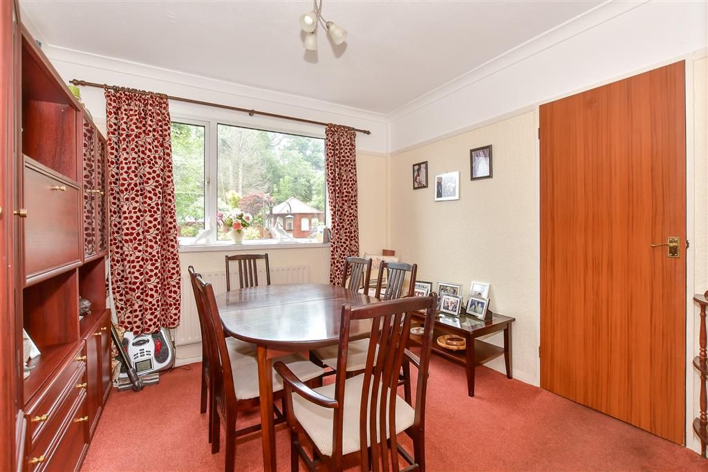 Property photo 3 of 11 Dining Area