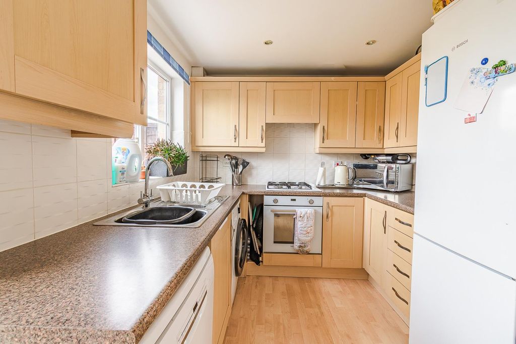 Property photo 3 of 17 Kitchen / Dining