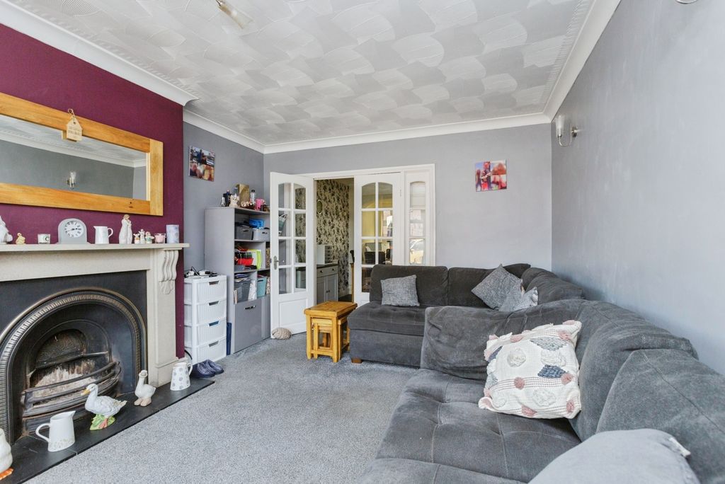 Property photo 3 of 18 Photo