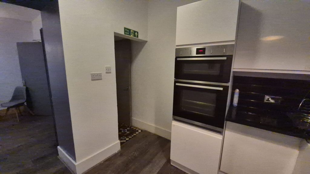 Property photo 2 of 26