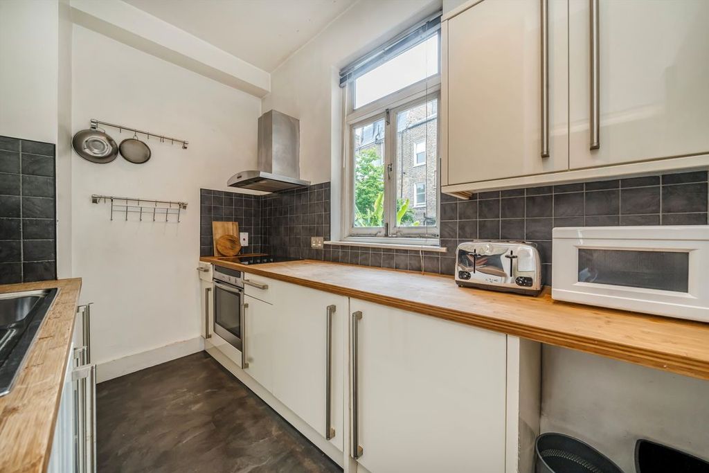 Property photo 3 of 4
