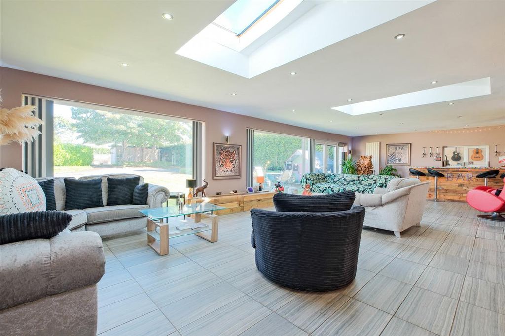 Property photo 2 of 30 Open Plan Family Living Area