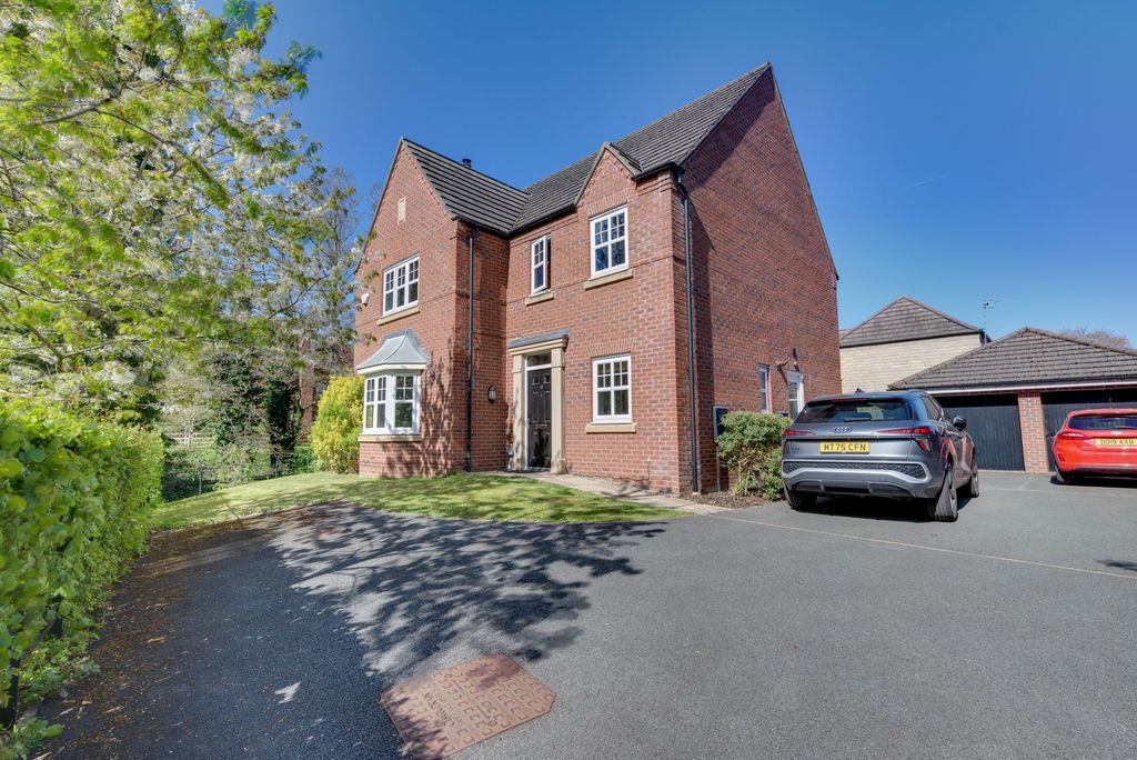 Property photo 1 of 28