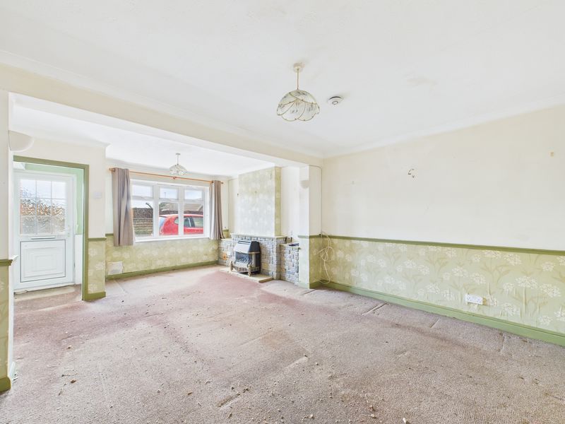 Property photo 3 of 12 Lounge