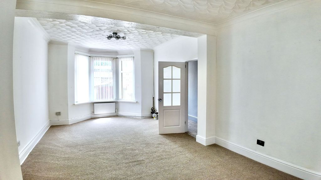 Property photo 2 of 25