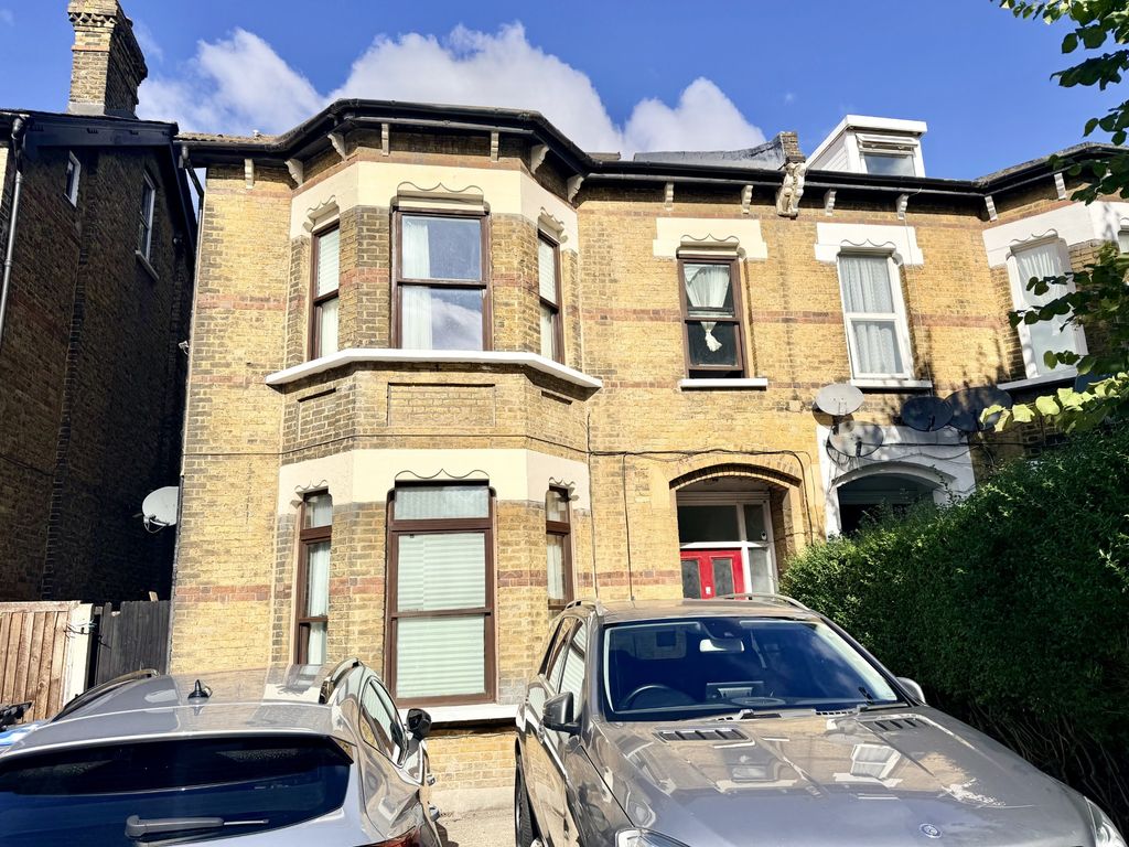 Property photo 1 of 12 B18585Af-06Af-438c-8E61-43E3d980dc2d