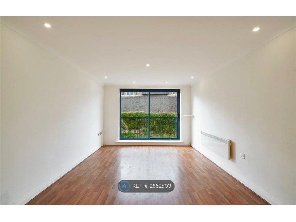 Property photo 2 of 8 Living Room