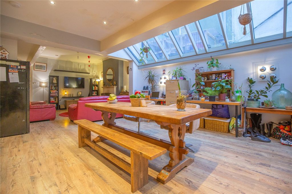 Property photo 2 of 16 Picture No. 16