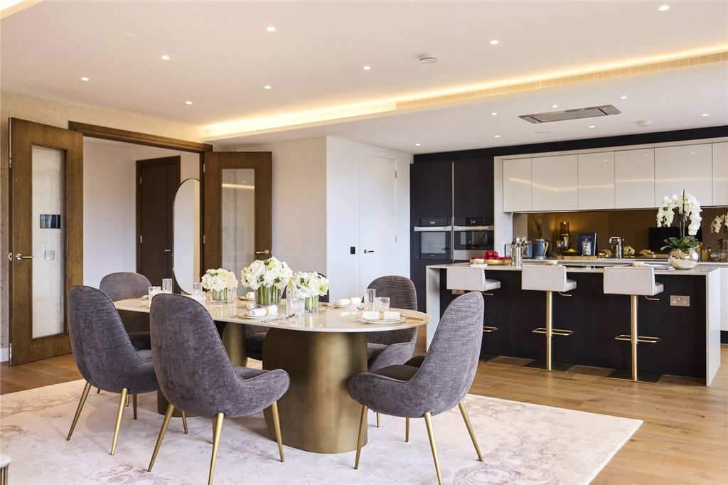 Property photo 3 of 13 Dining Area