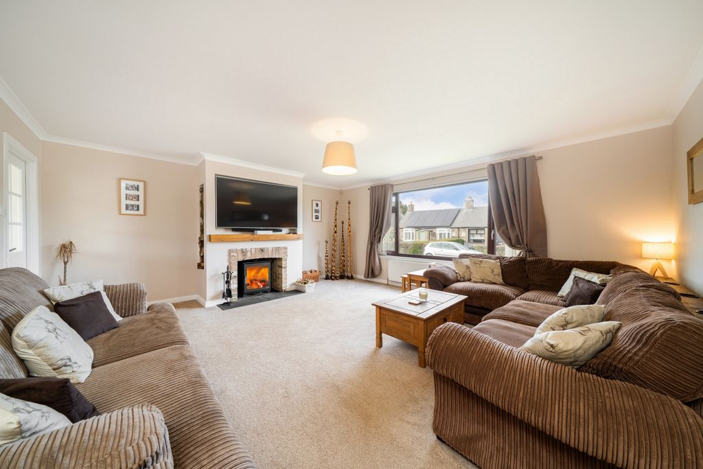 Property photo 2 of 30 Photo 11