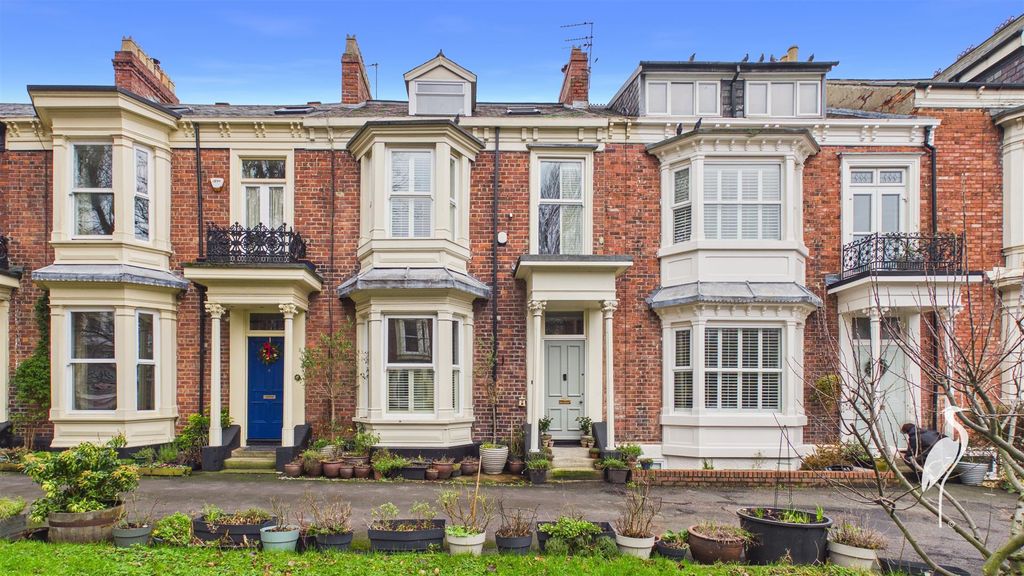 Property photo 1 of 41