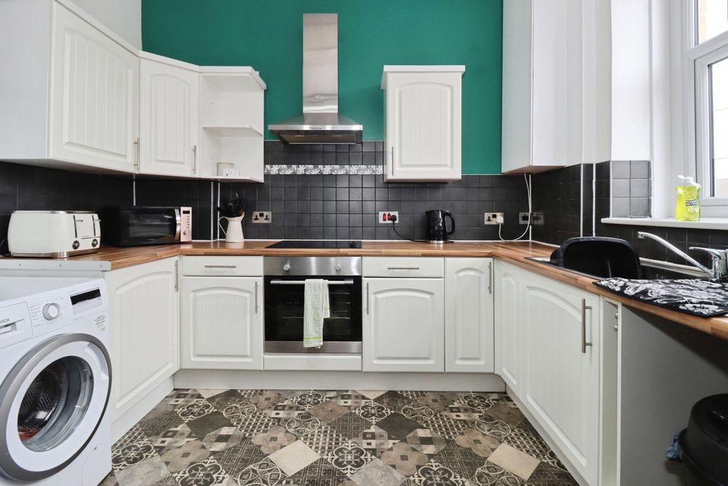 Property photo 3 of 18 Pbox-Img.Jpg