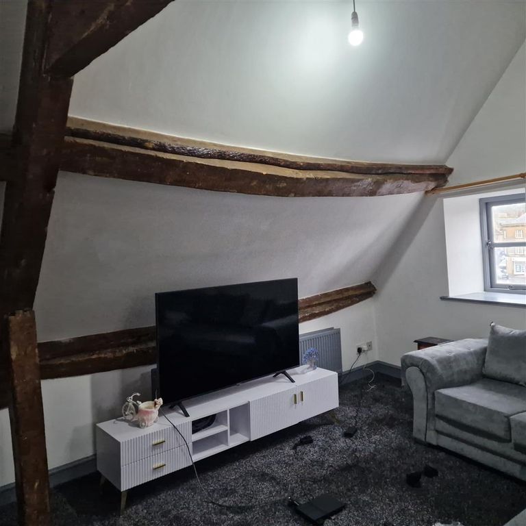Property photo 3 of 16 Flat - Livingarea.Jpg