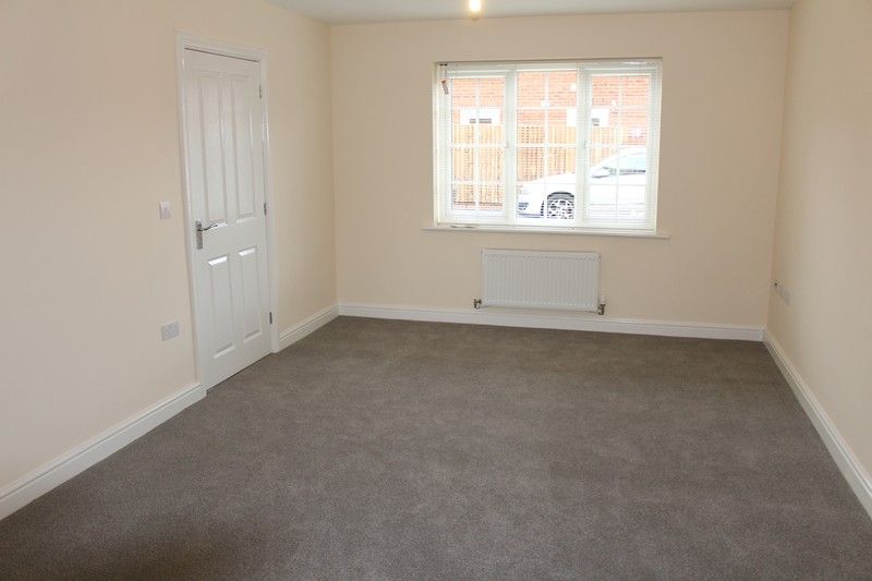 Property photo 2 of 10 Lounge
