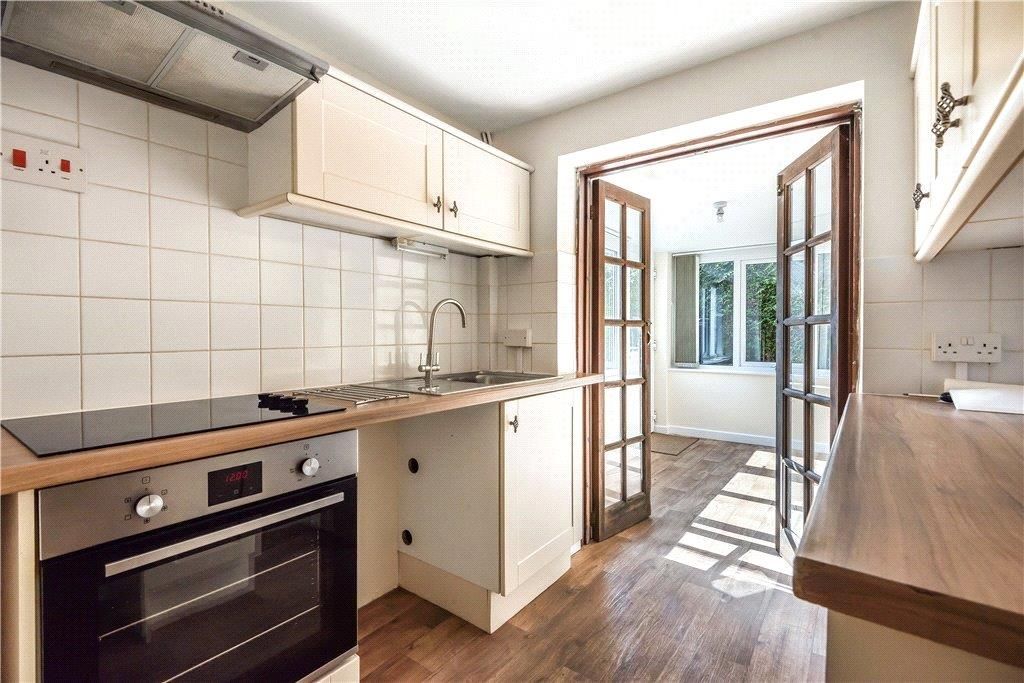 Property photo 3 of 8 Kitchen