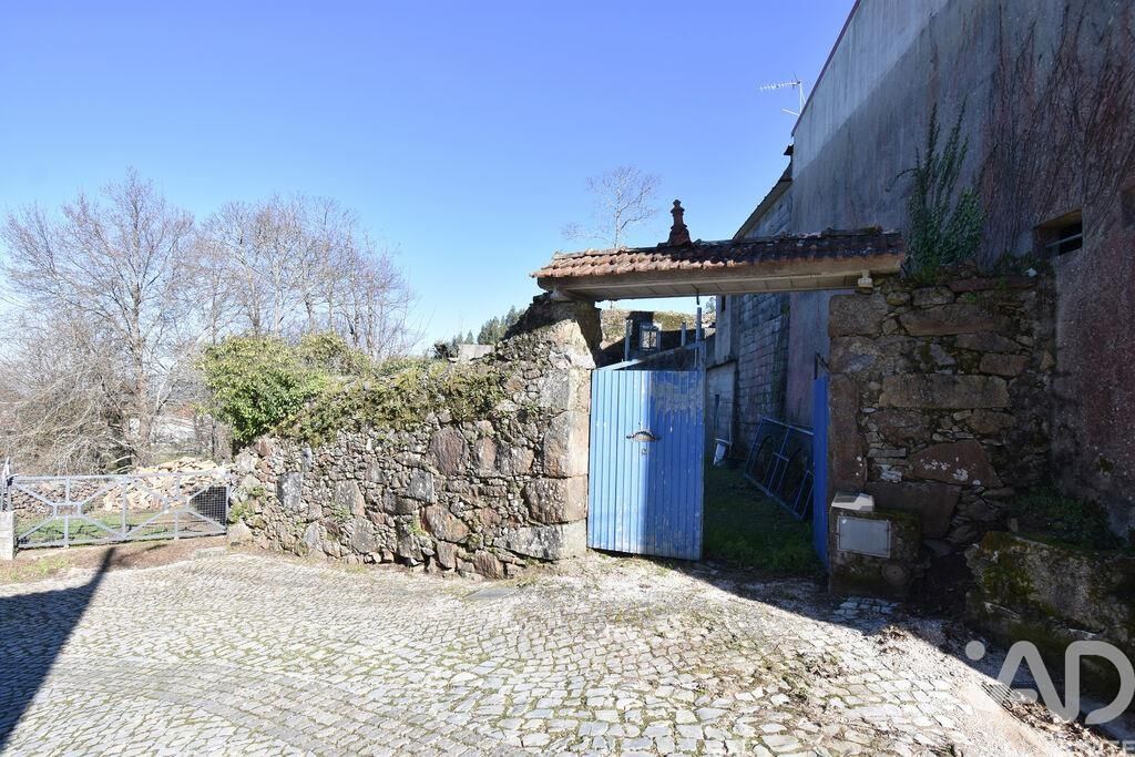 Property photo 2 of 27