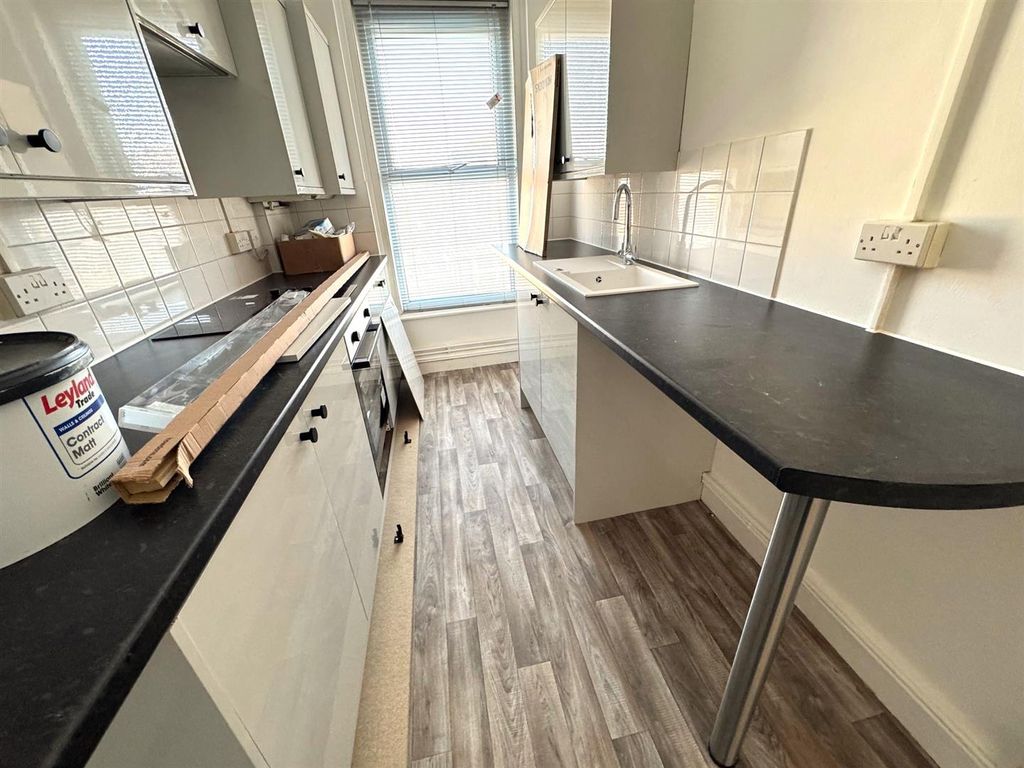 Property photo 3 of 5 Kitchen.Jpg