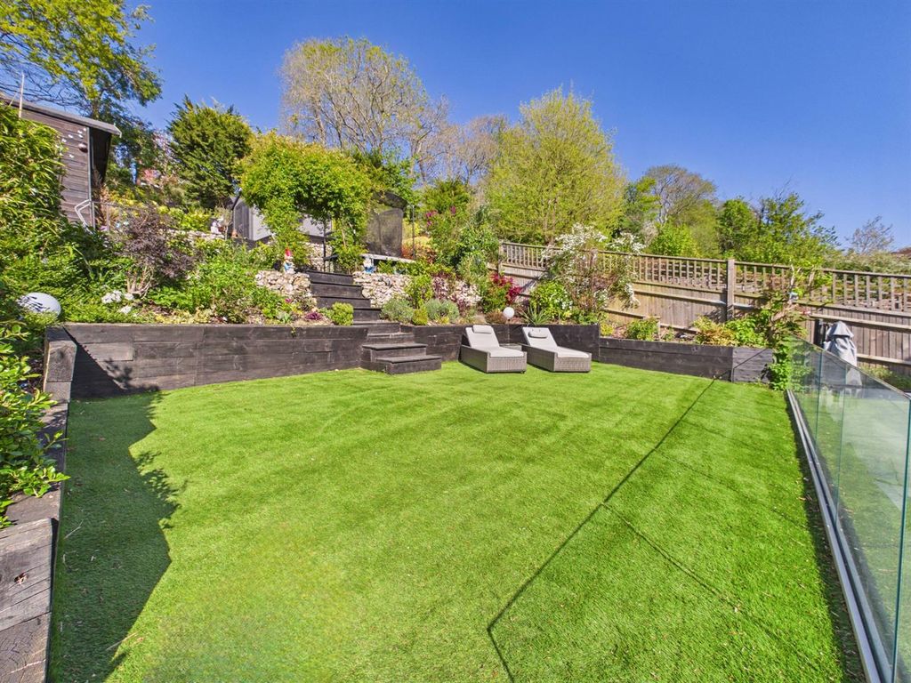 Additional image 13 of 5 bed detached house for saleMead Way, Coulsdon CR5