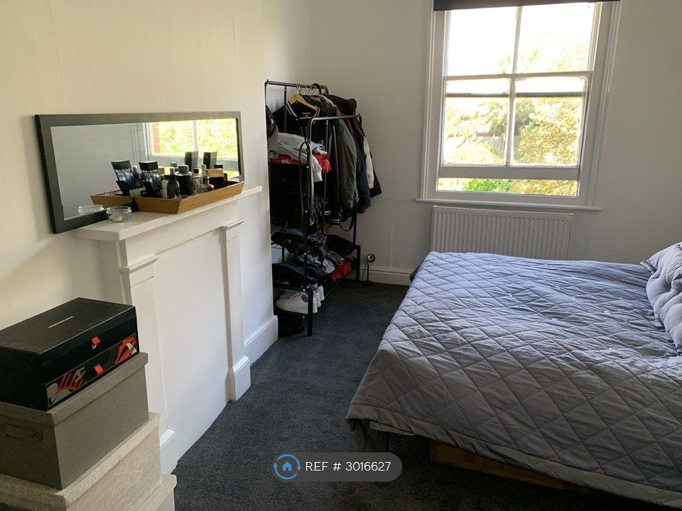 Property photo 3 of 7 Main Bedroom