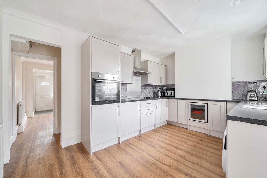 Property photo 2 of 17 1447625-11-69E683Cf1Faf9.Jpg