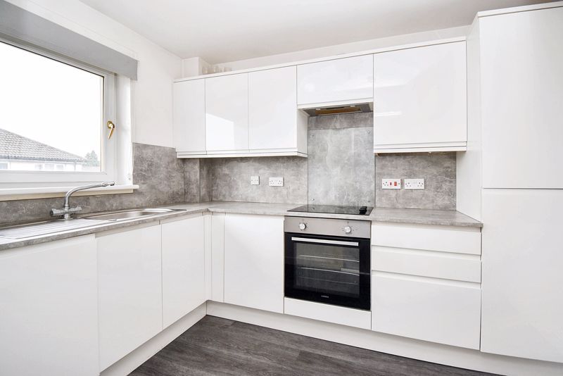 Property photo 3 of 8 Kitchen