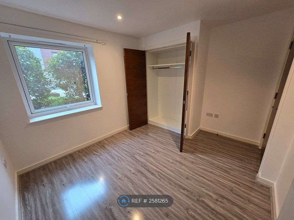 Property photo 3 of 8 Bedroom