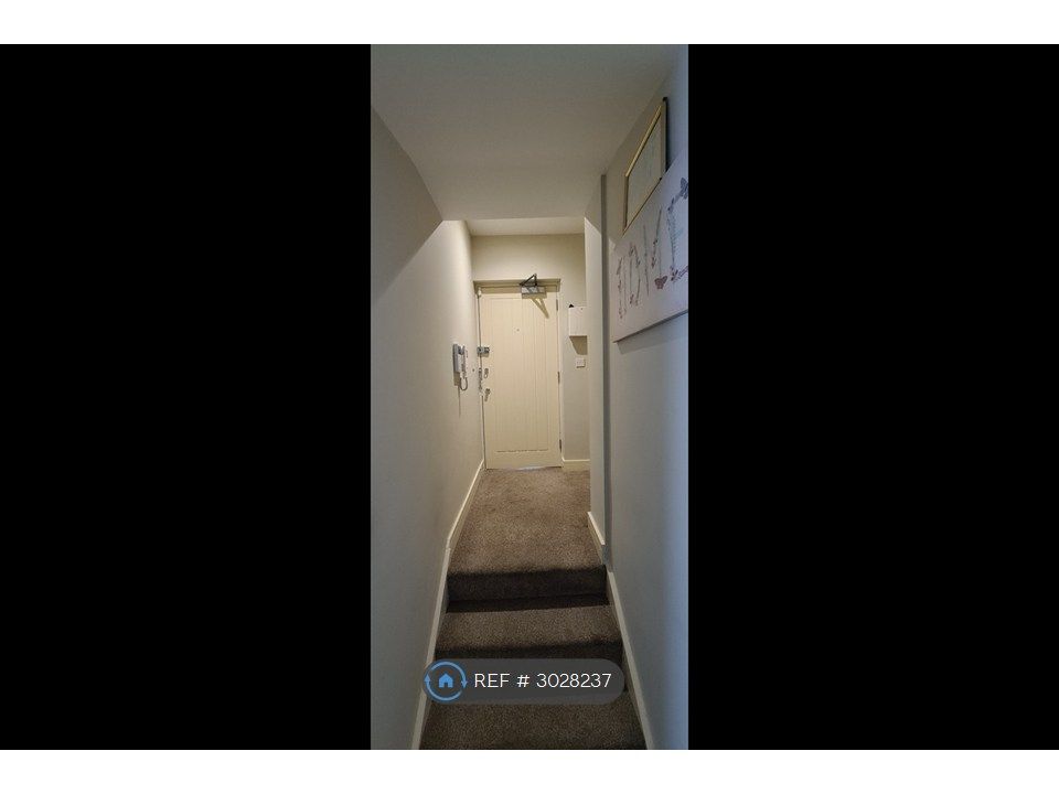 Property photo 3 of 13 Hallway