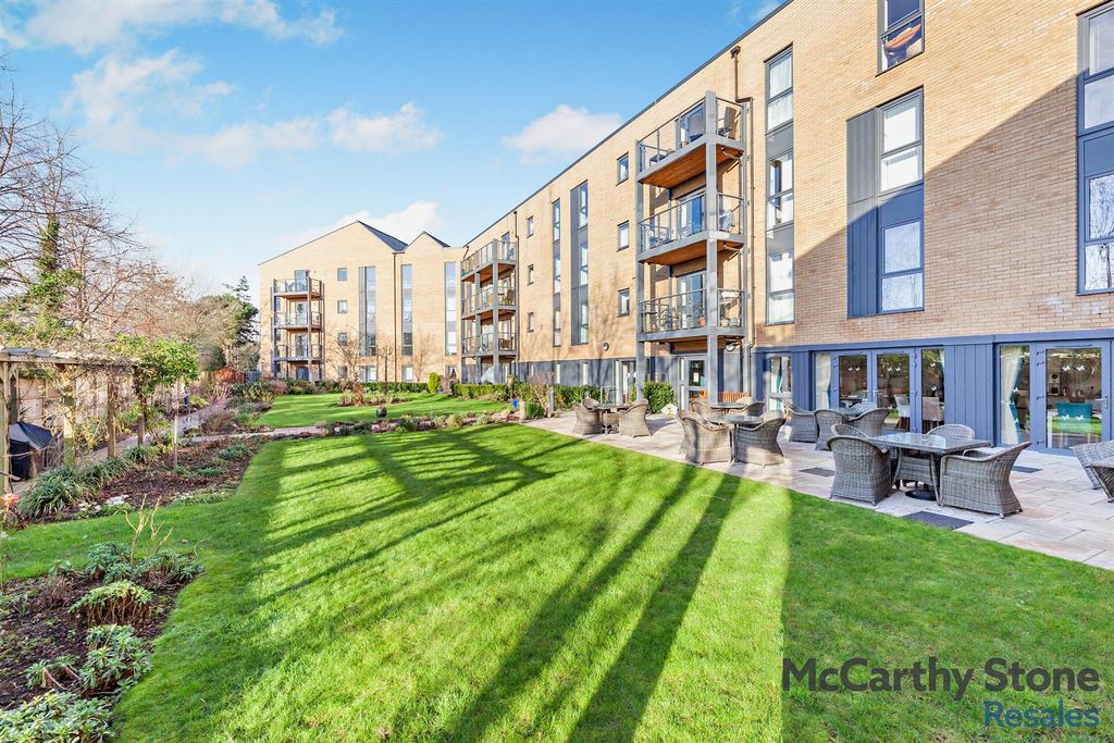 Property photo 1 of 15 8671947-Exterior02-800.Jpg