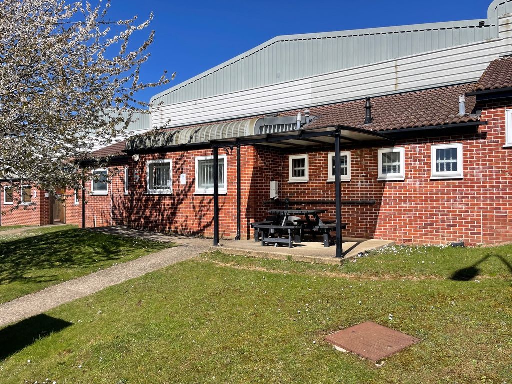 Property photo 2 of 12