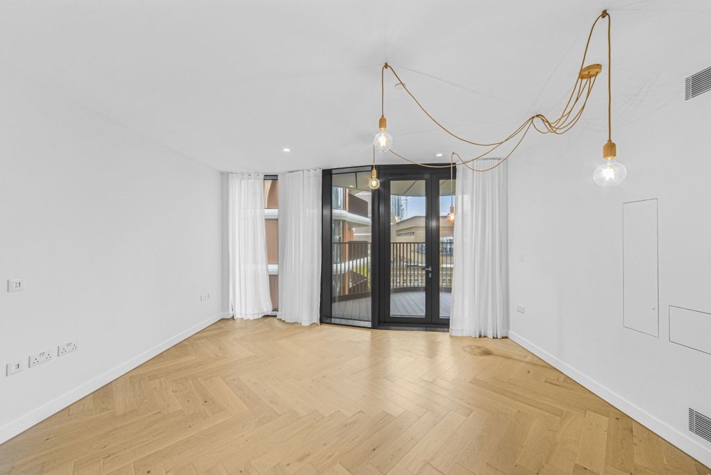 Property photo 1 of 40 Dsc_3440_High