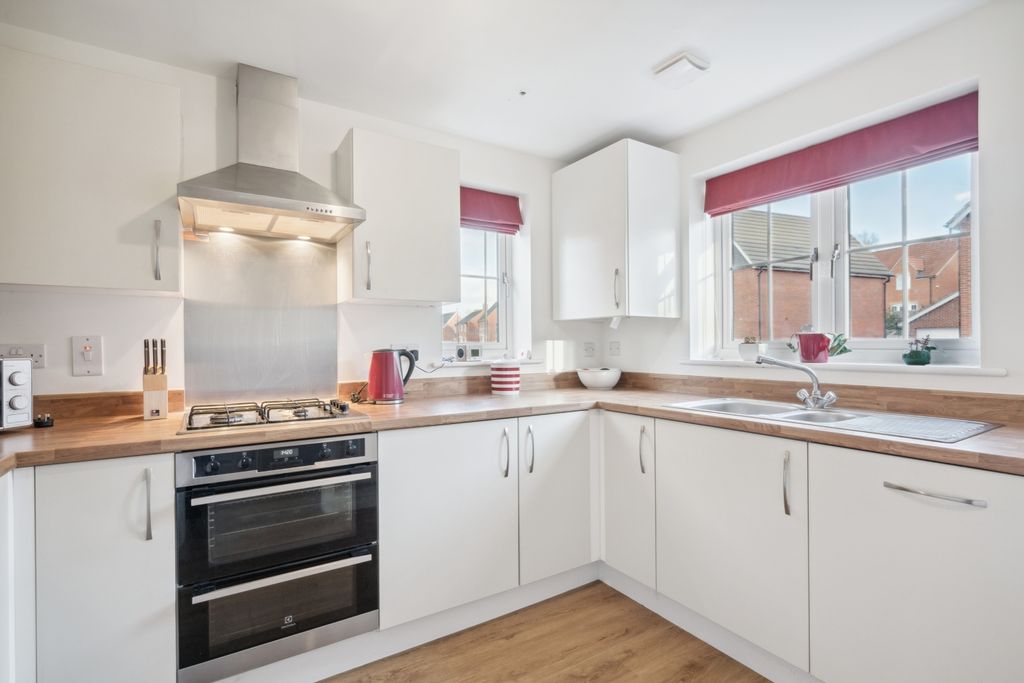 Property photo 3 of 16