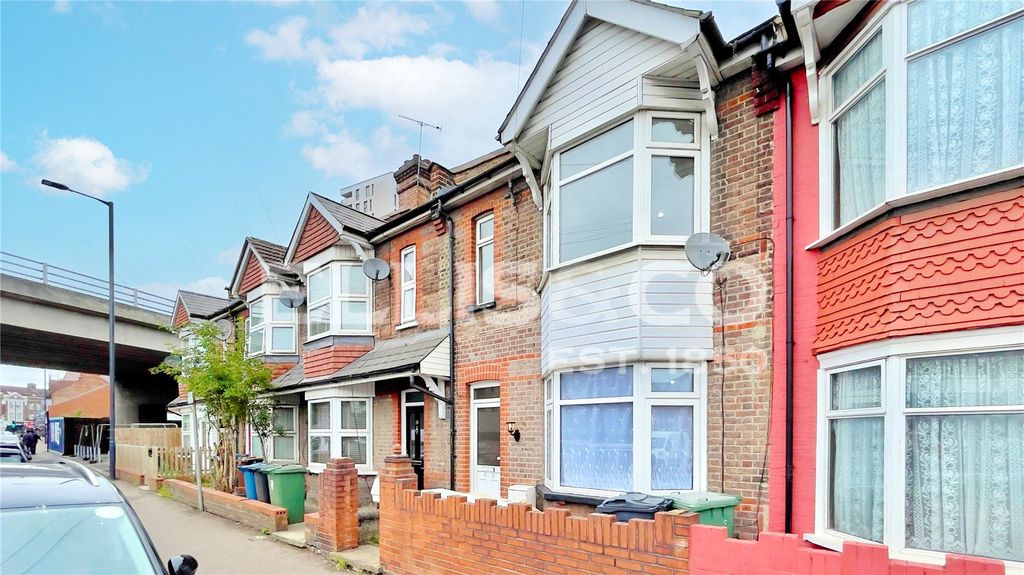 Property photo 1 of 25 Picture No. 29