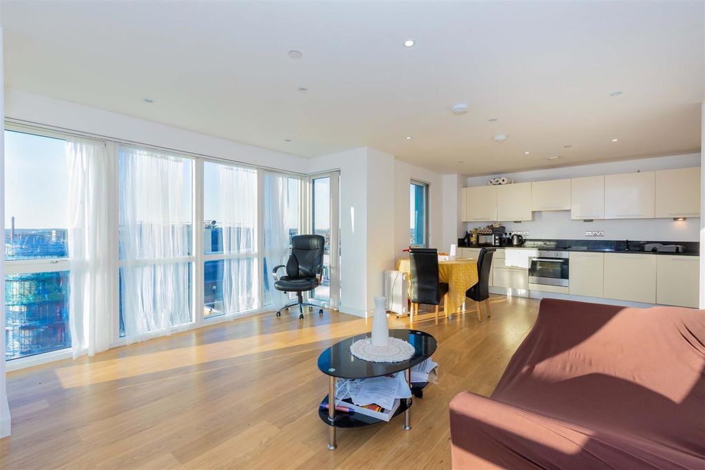 Property photo 3 of 15 108 Lexington Apt-13.Jpg