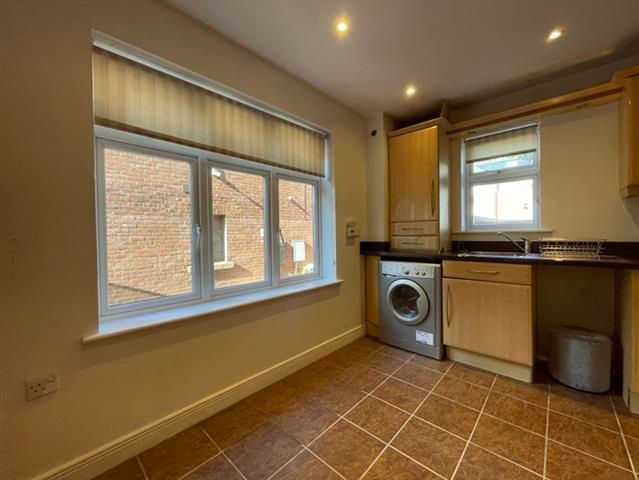 Property photo 3 of 9 Kitchen