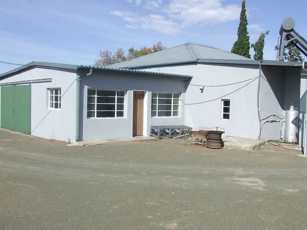Property photo 2 of 24