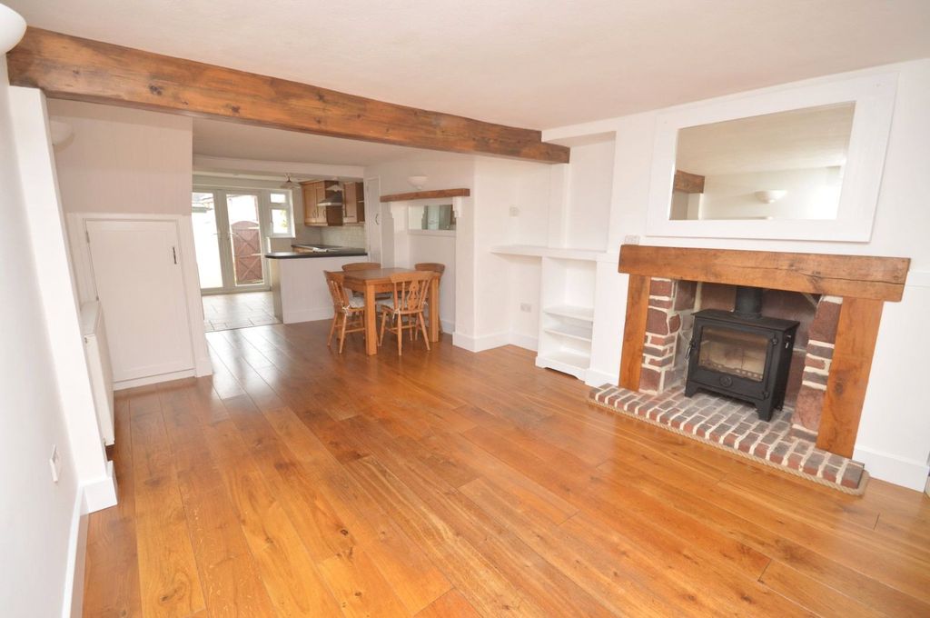 Property photo 2 of 19 Sitting Room