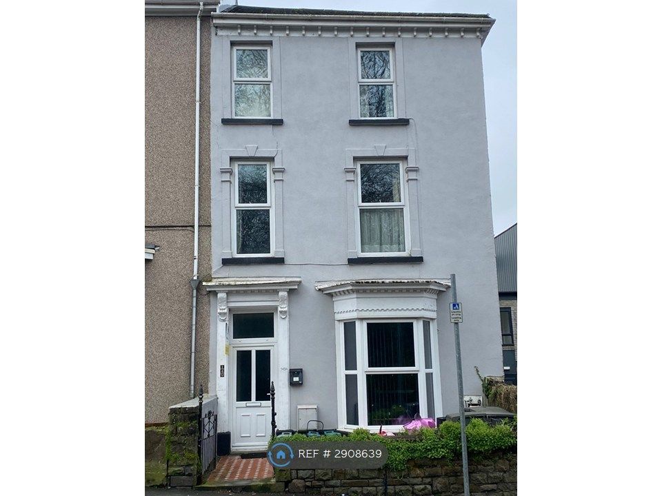 Property photo 2 of 28