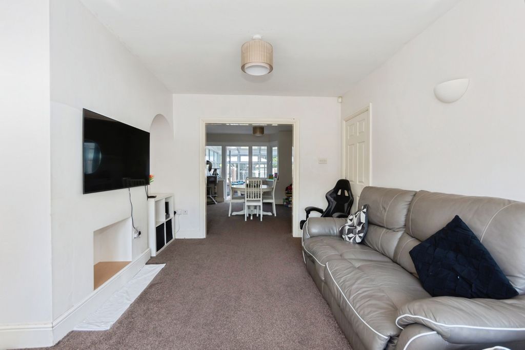 Property photo 3 of 20 Pbox-Img.Jpg