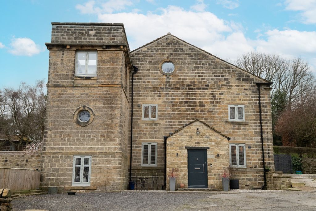 Property photo 1 of 47 5006693