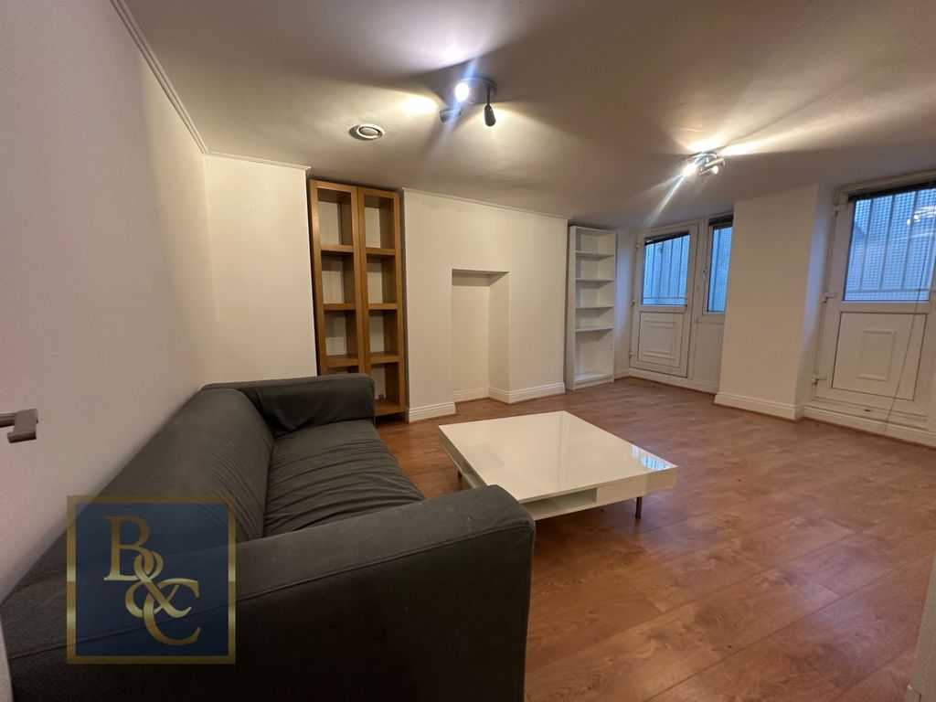 Property photo 2 of 8