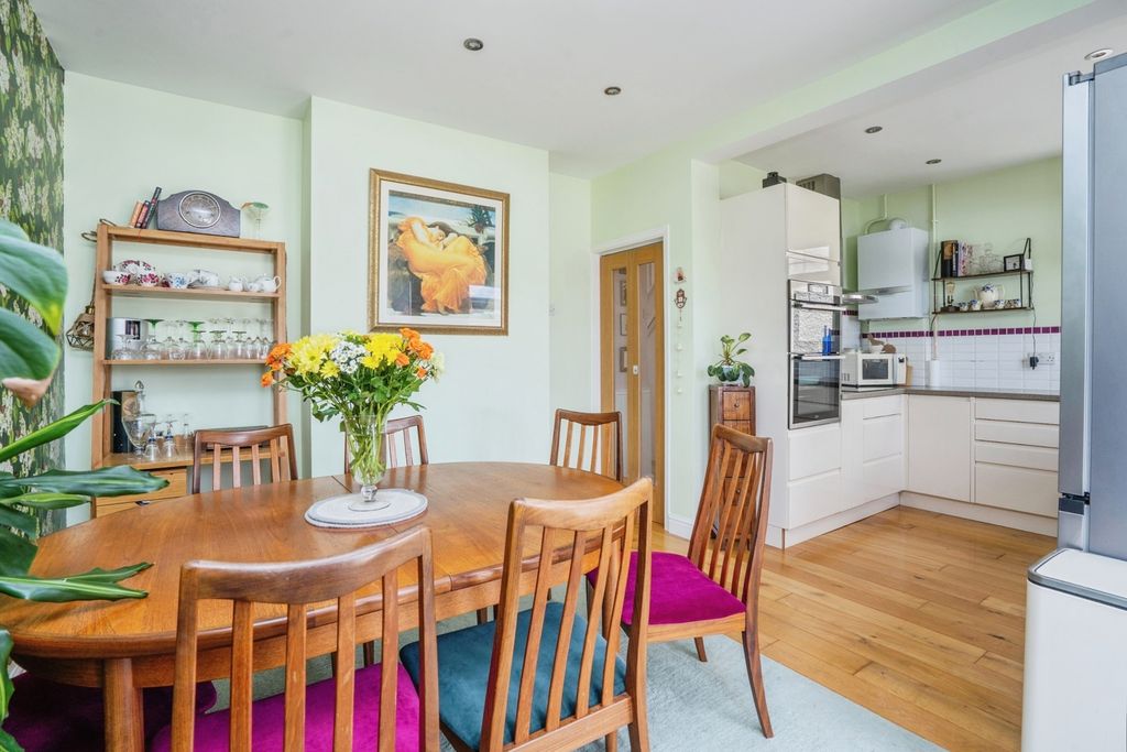 Property photo 3 of 20 Pbox-Img.Jpg
